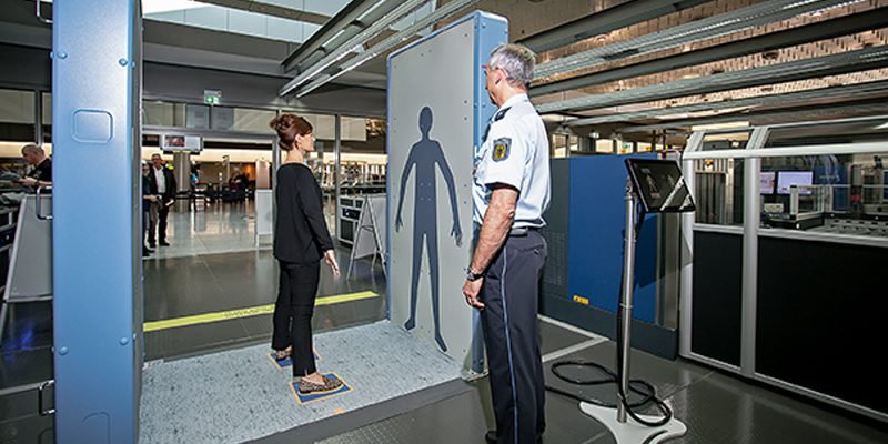 boulevard-hannover-airport-security-check-ganzkoerper-scanner