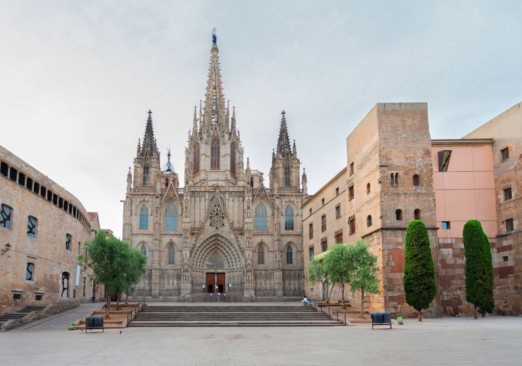 Kathedrale im gotischen Viertel Barcelonas.