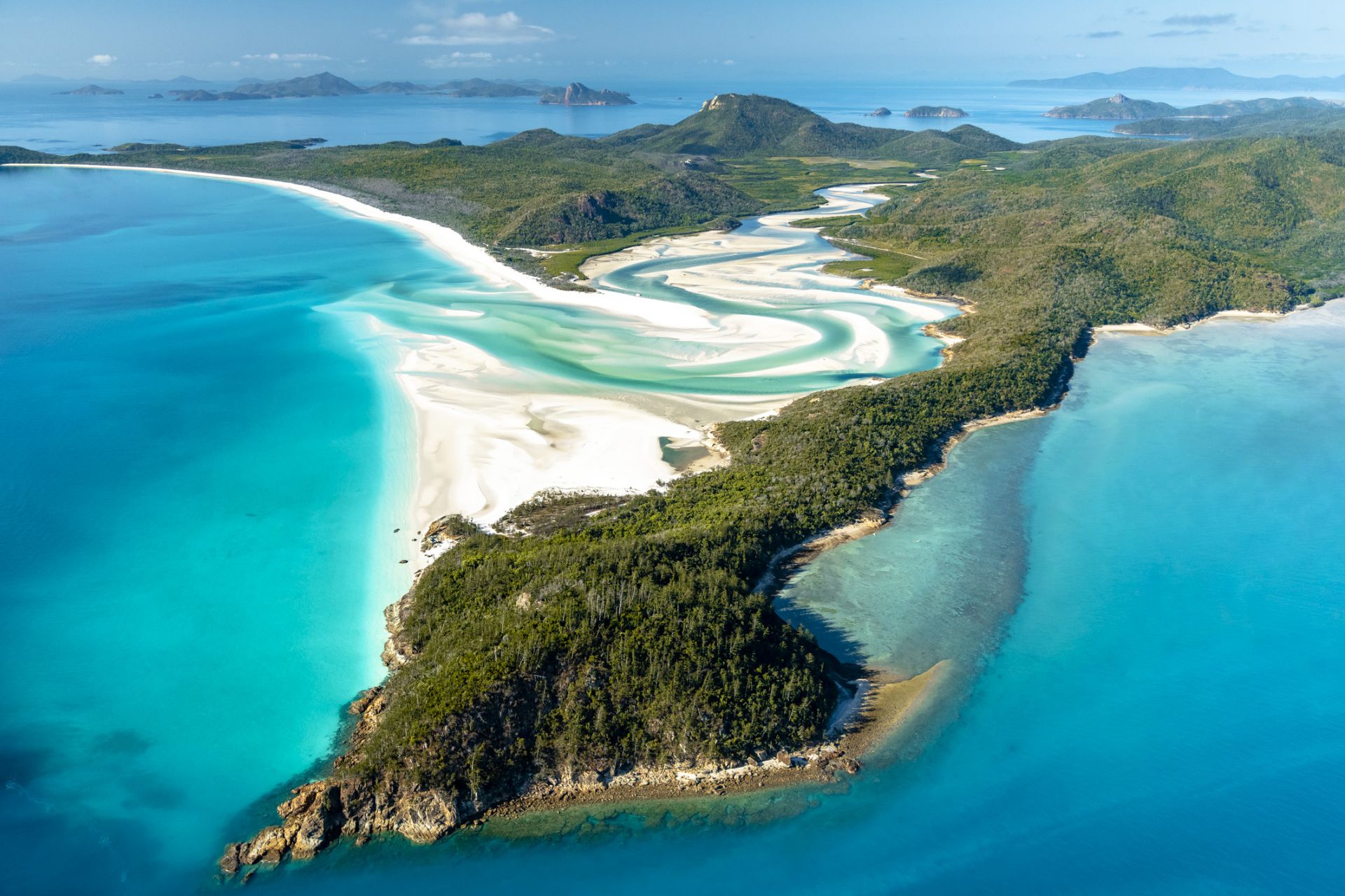 Australien . Der Blick von oben auf azurblaues Meer, einsame Buchten.