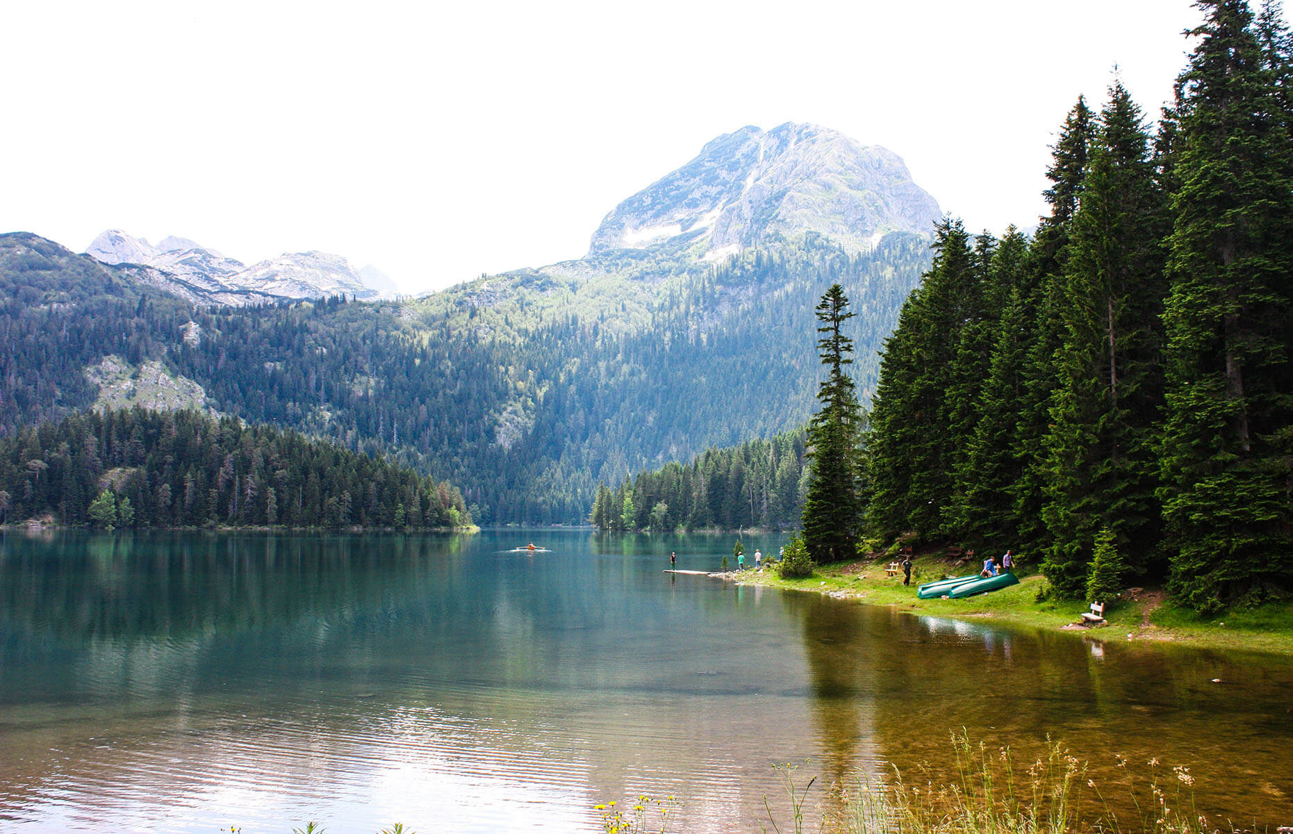 Schwarzer See im Durmitor Nationalpark in Montenegro